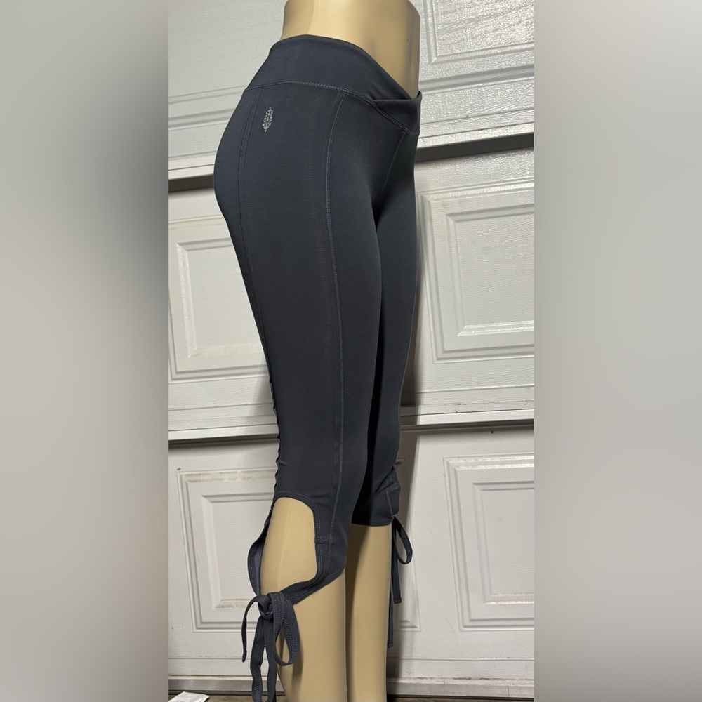 Free People grey Capri leggings with Tie Details
